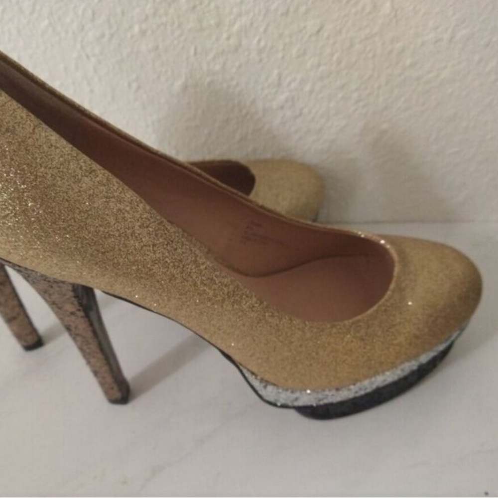 Betsey Johnson Gold Glitter Platform Heel Shoes Sz 8.5 Ht 5"in Heels Pre-Loved